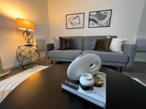 Stunning Manchester City Home + Free Parking